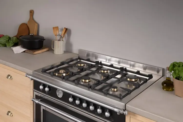 Варочный центр Bertazzoni, 6 газовых конфорок и многофункциональный электрический шкаф, Heritage, 90 см, черный