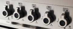 Варочный центр Bertazzoni, 6 газовых конфорок и многофункциональный электрический шкаф, 90 см, черный