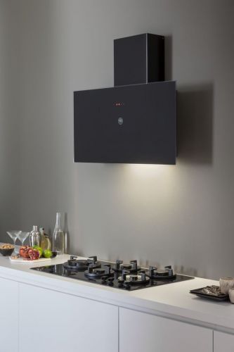 Встраиваемая газовая варочная панель Bertazzoni на стекле, конфорка wok по сбоку, 90 см