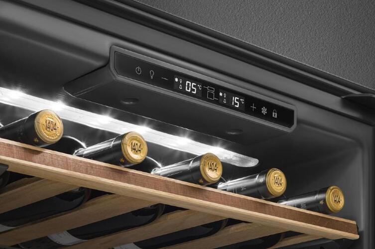 Встраиваемый холодильный шкаф для вина Smeg CVI629NR3