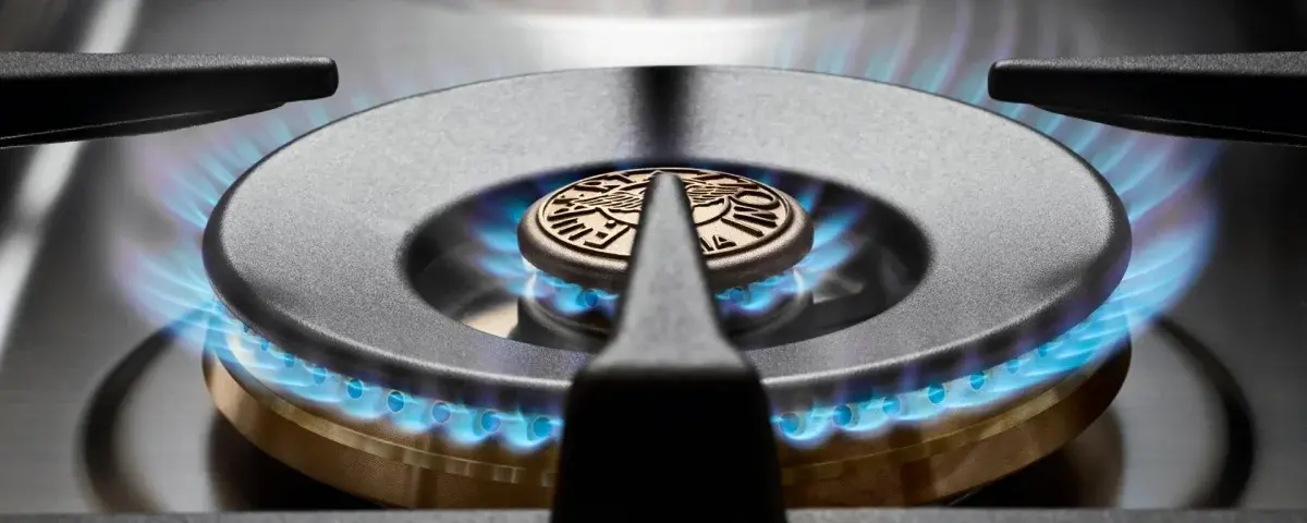 Варочный центр Bertazzoni, 6 газовых конфорок и многофункциональный электрический шкаф, 90 см, красный