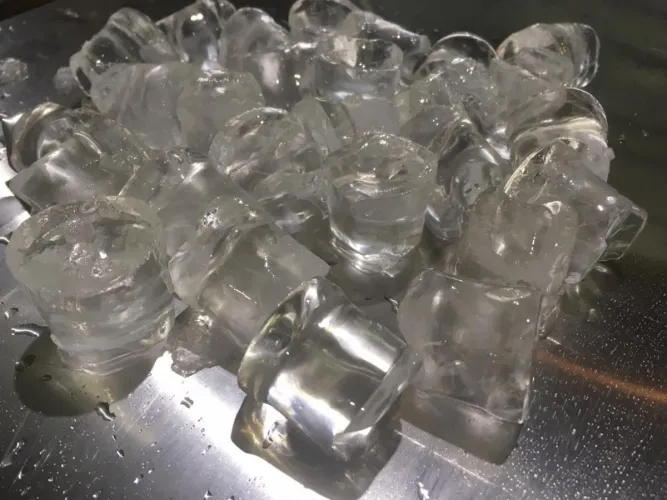 Льдогенератор кубикового льда ЛГ-24/06К-01 (водяное охлаждение)