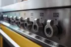 Варочный центр Bertazzoni, 6 газовых конфорок и многофункциональный электрический шкаф, 90 см, желтый